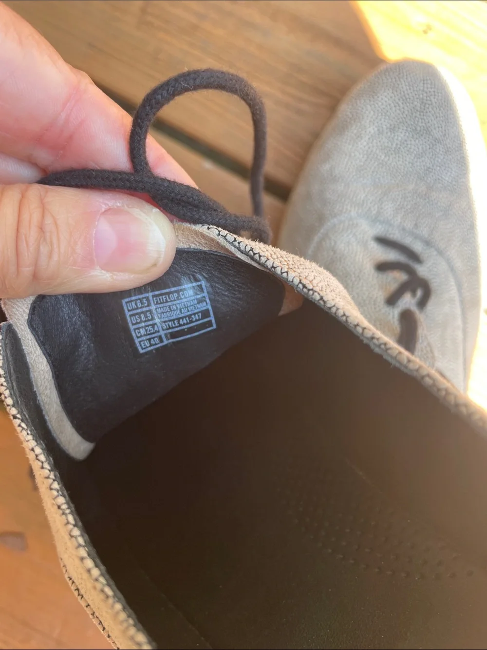 Fitflop Light Gray Pebbled Lace-Up Oxfords with Black Laces